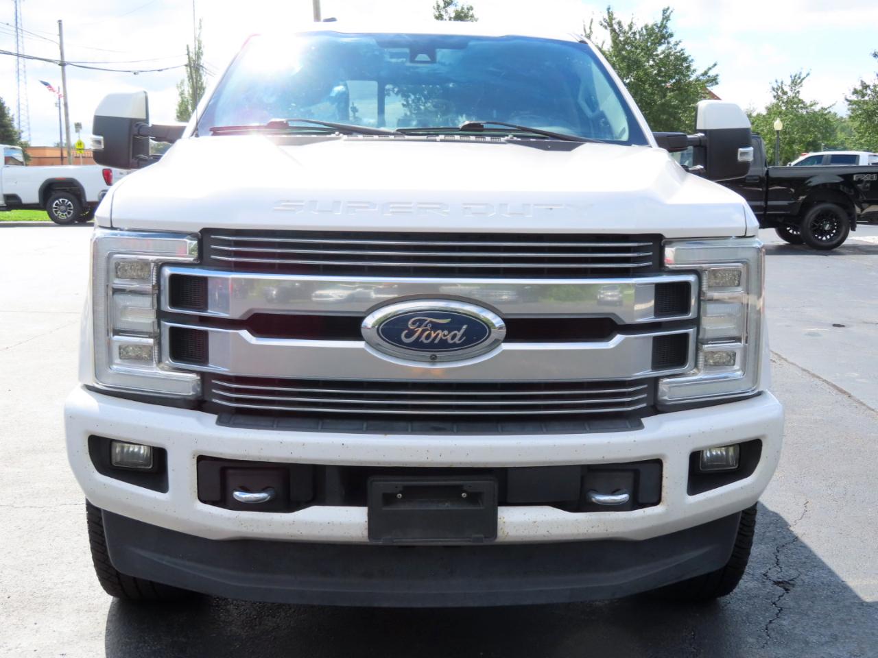 Ford Super Duty F-350 SRW Limited 4WD Crew Cab 8' Box 2018