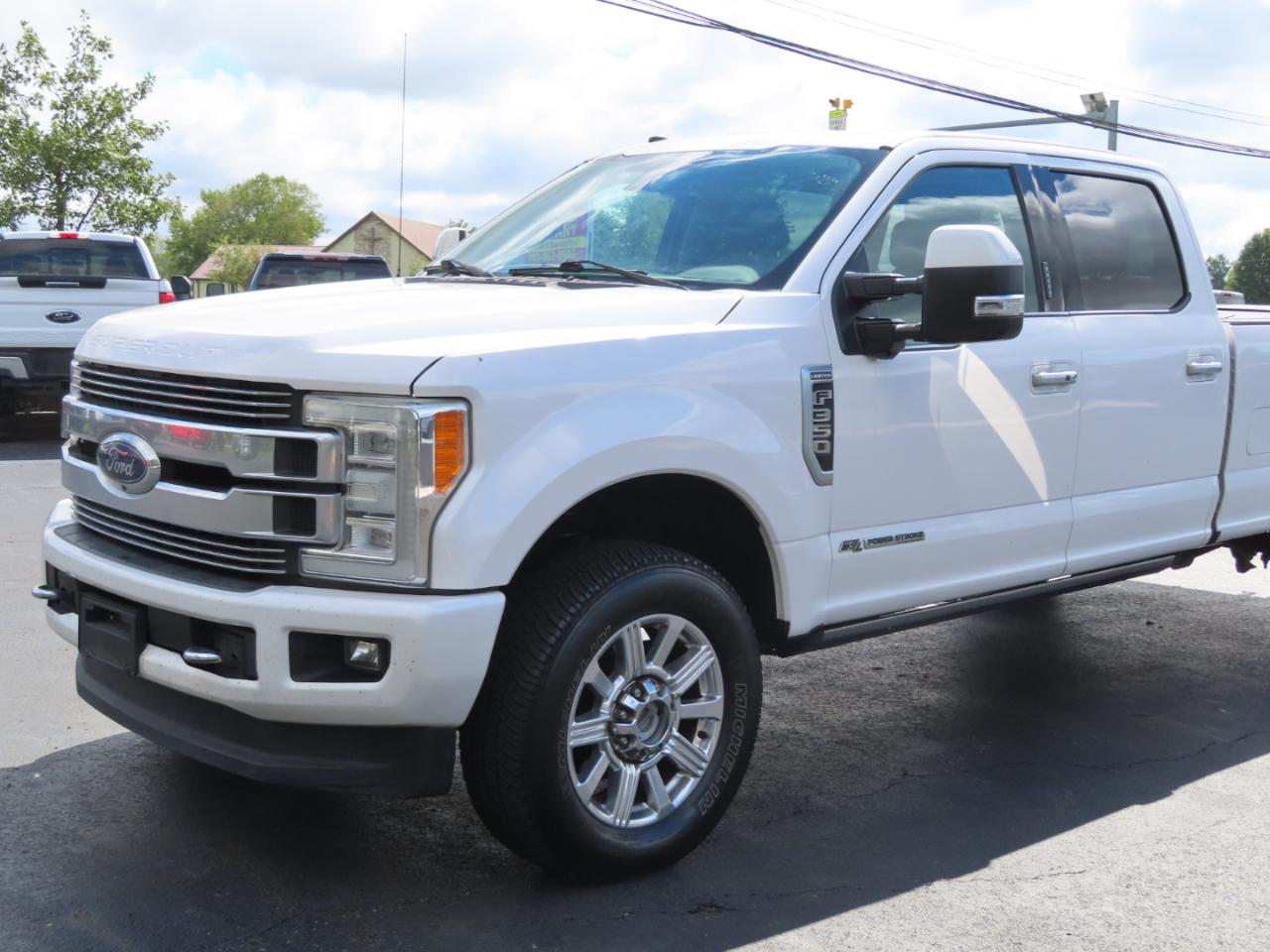Ford Super Duty F-350 SRW Limited 4WD Crew Cab 8' Box 2018