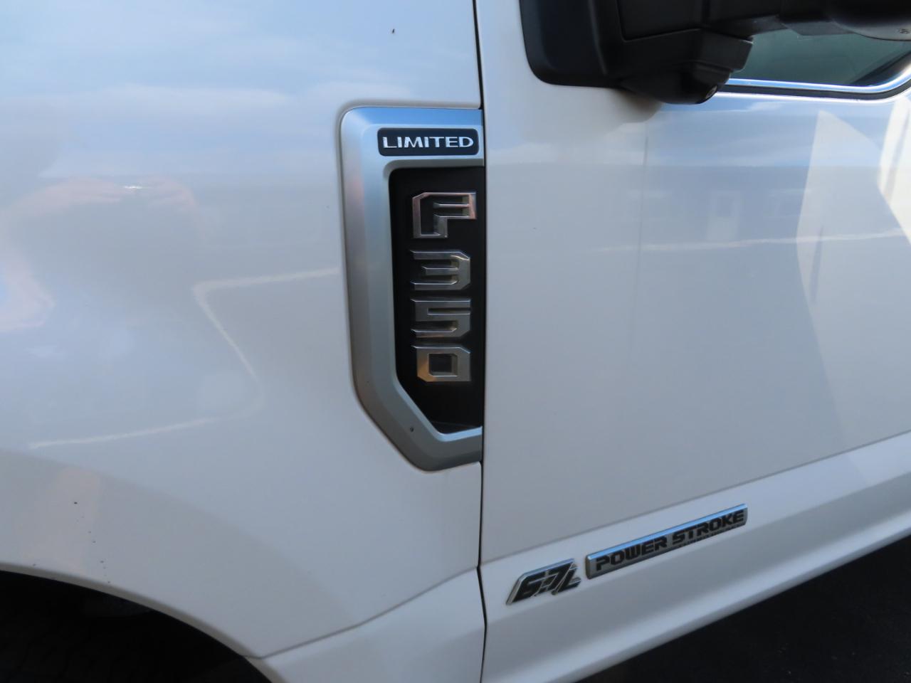 Ford Super Duty F-350 SRW Limited 4WD Crew Cab 8' Box 2018