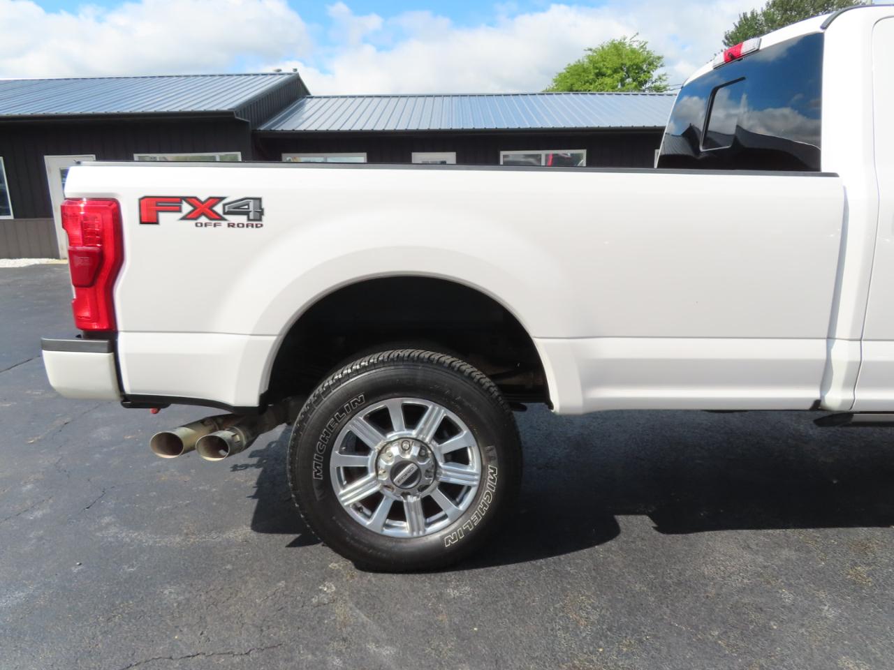 Ford Super Duty F-350 SRW Limited 4WD Crew Cab 8' Box 2018