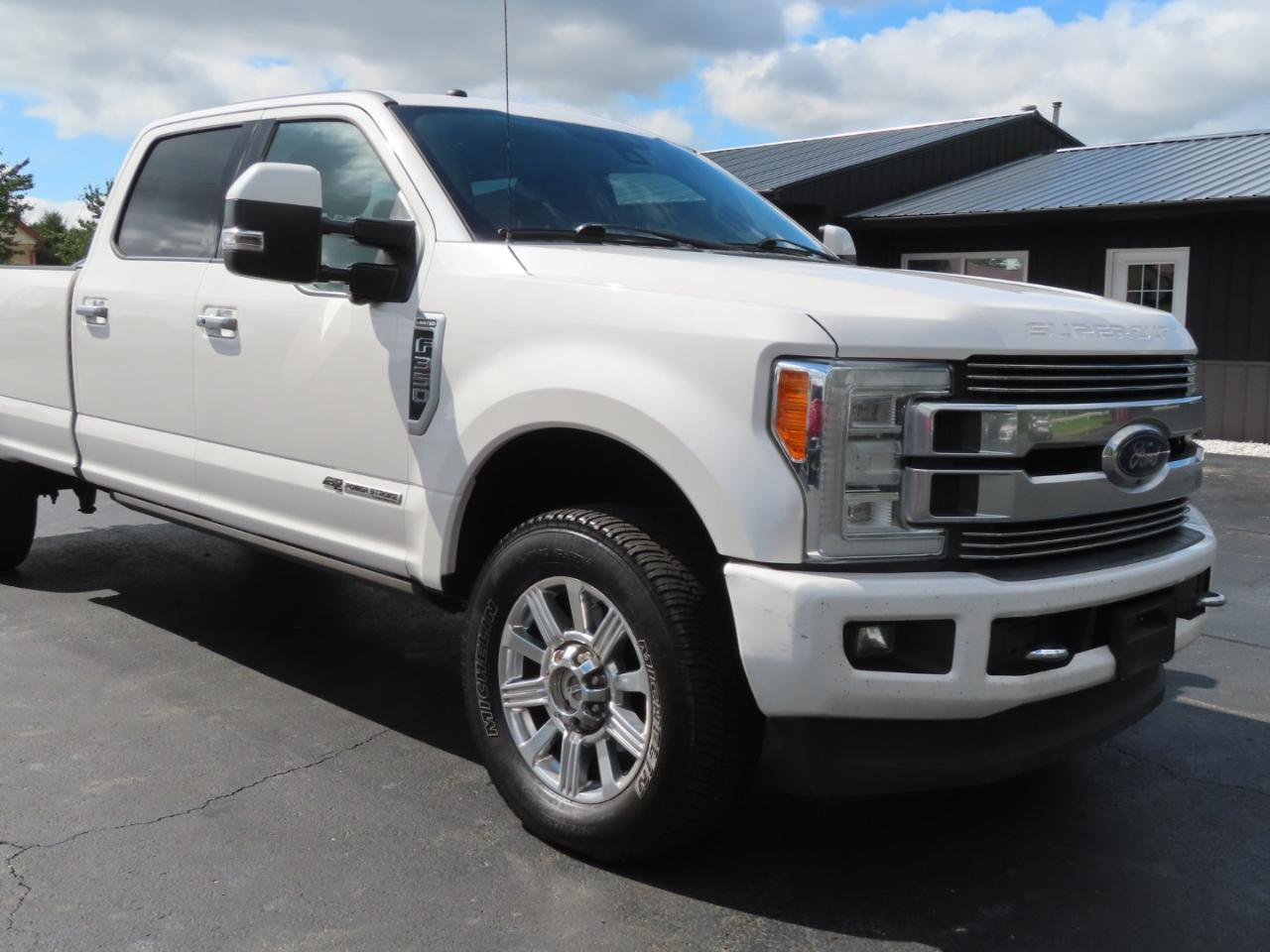 Ford Super Duty F-350 SRW Limited 4WD Crew Cab 8' Box 2018