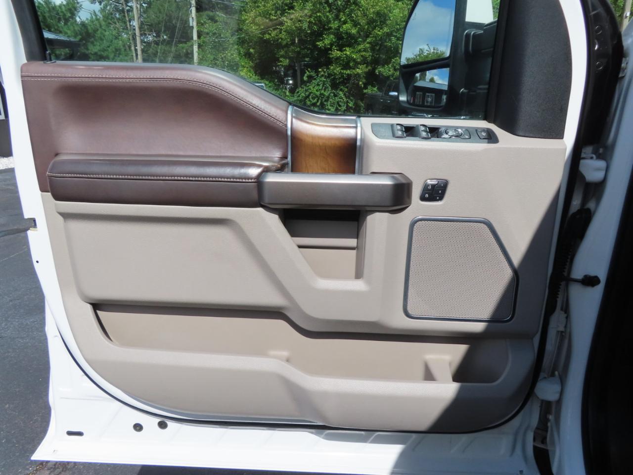 Ford Super Duty F-350 SRW Limited 4WD Crew Cab 8' Box 2018