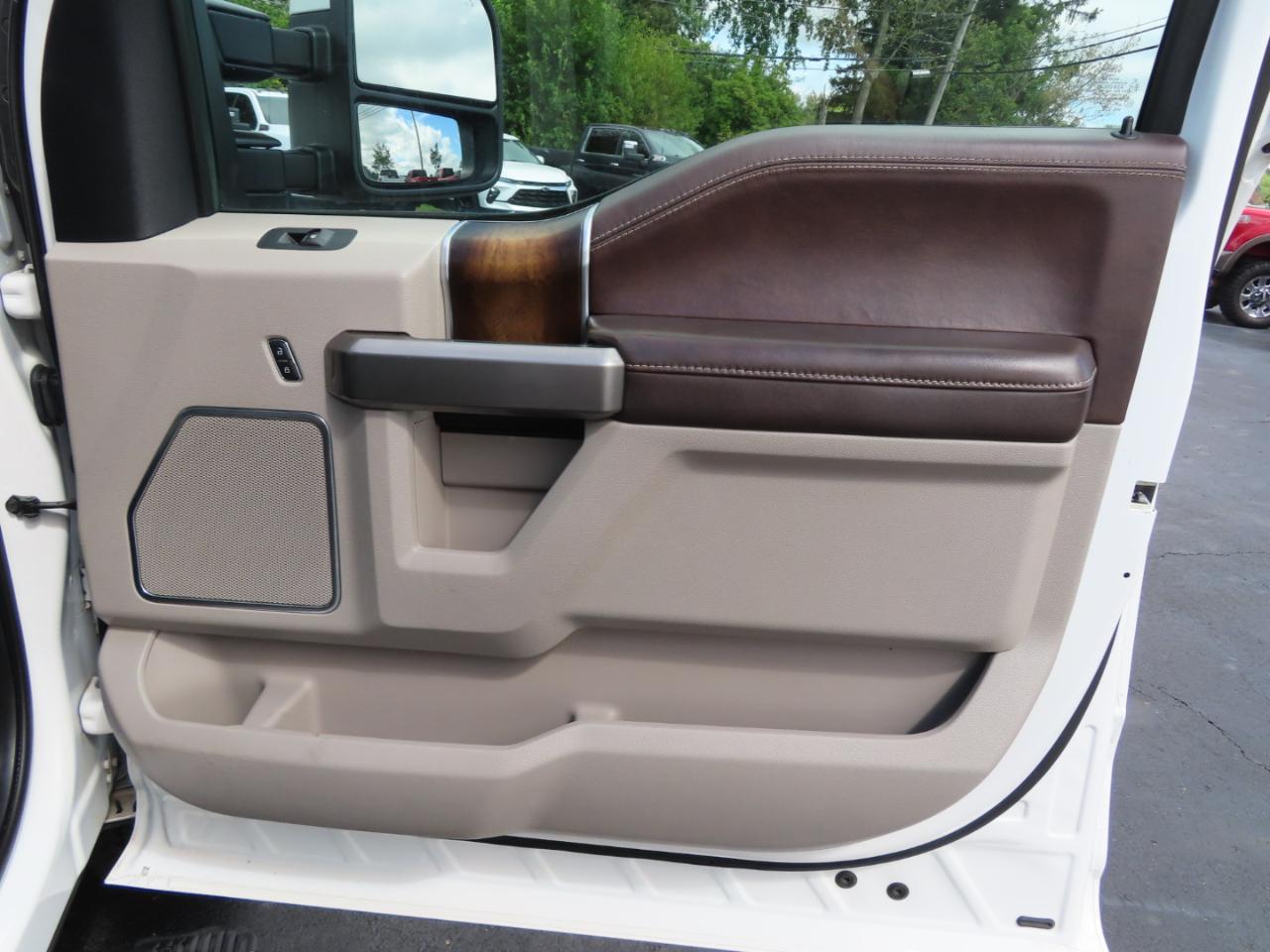 Ford Super Duty F-350 SRW Limited 4WD Crew Cab 8' Box 2018