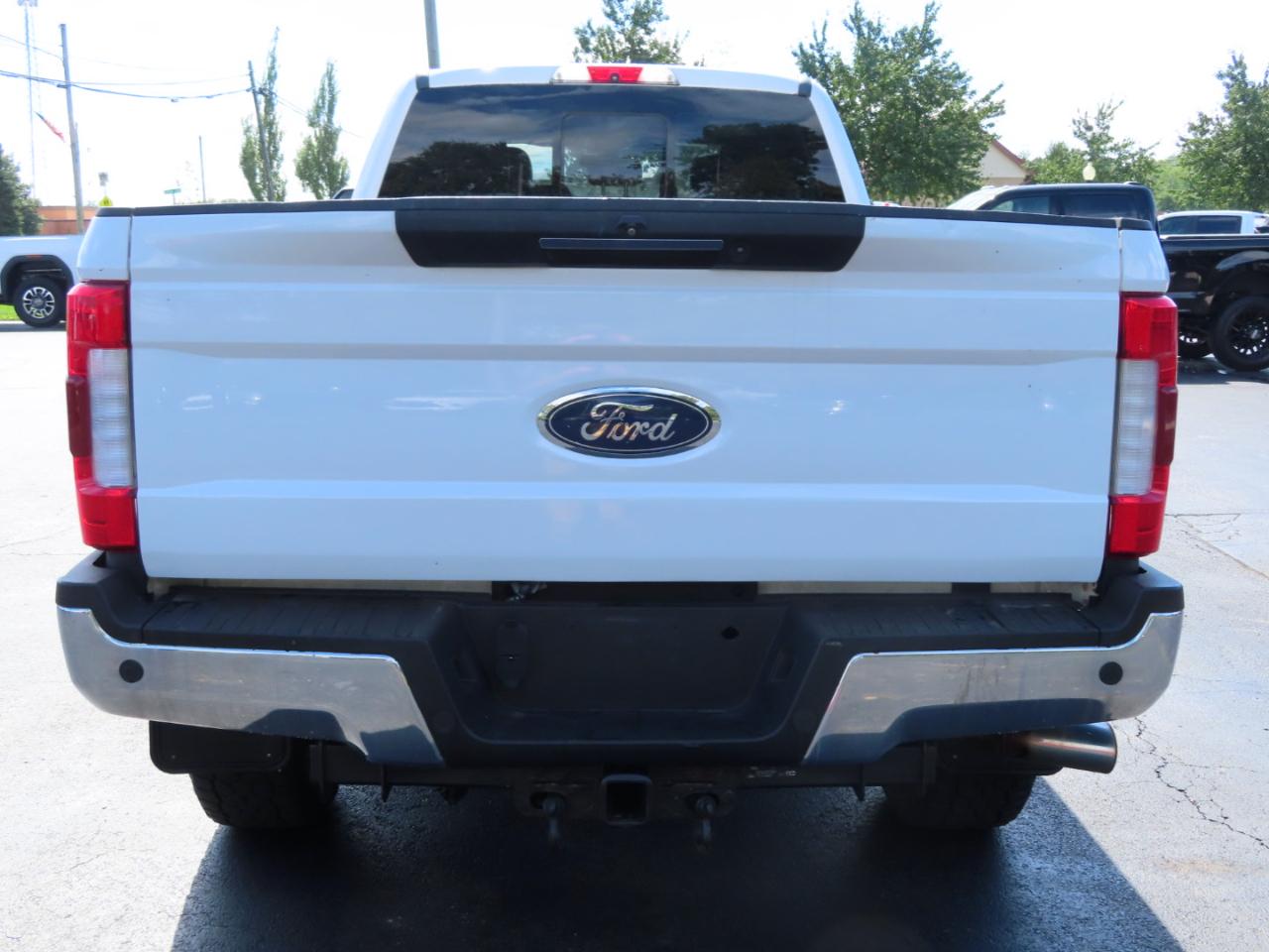 Ford Super Duty F-250 SRW Lariat 4WD Crew Cab 8' Box 2018