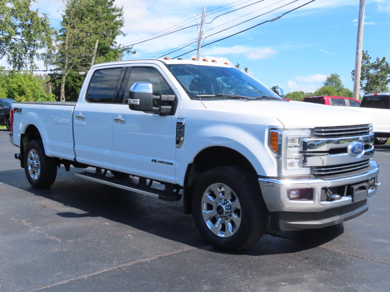 Ford Super Duty F-250 SRW Lariat 4WD Crew Cab 8' Box 2018