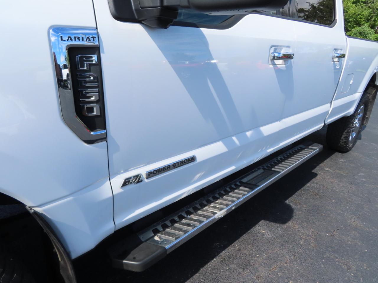 Ford Super Duty F-250 SRW Lariat 4WD Crew Cab 8' Box 2018