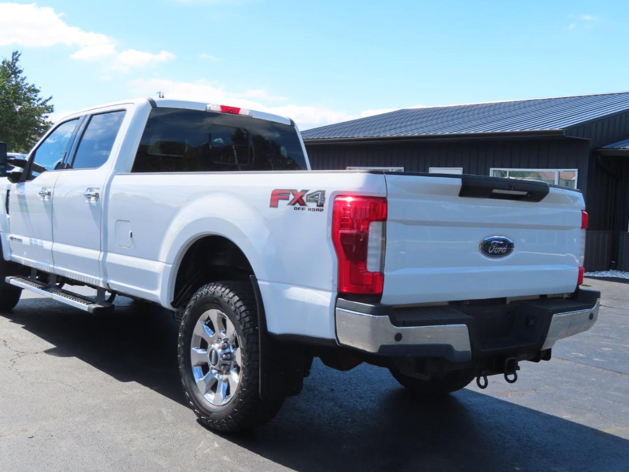 Ford Super Duty F-250 SRW Lariat 4WD Crew Cab 8' Box 2018