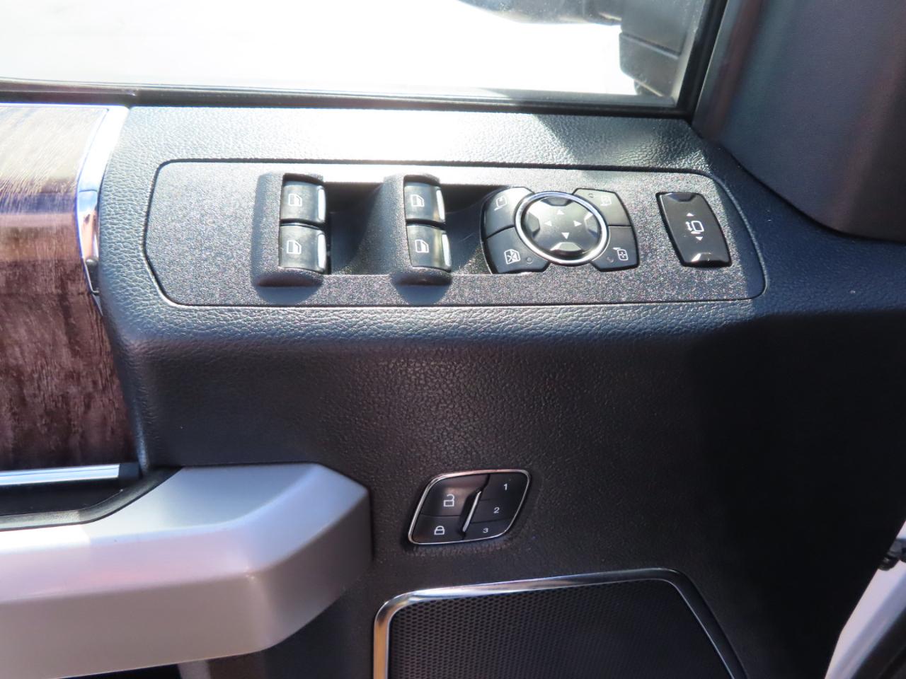 Ford Super Duty F-250 SRW Lariat 4WD Crew Cab 8' Box 2018