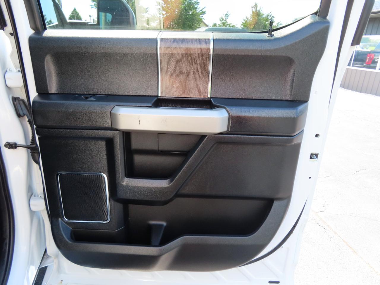 Ford Super Duty F-250 SRW Lariat 4WD Crew Cab 8' Box 2018