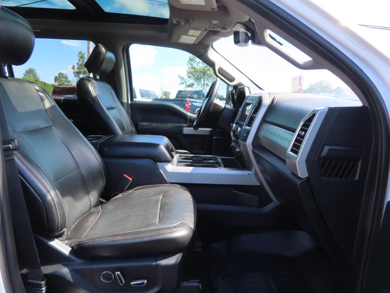Ford Super Duty F-250 SRW Lariat 4WD Crew Cab 8' Box 2018