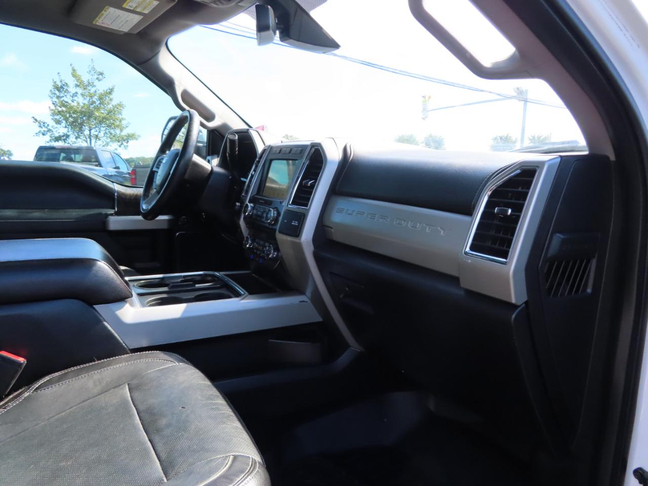 Ford Super Duty F-250 SRW Lariat 4WD Crew Cab 8' Box 2018