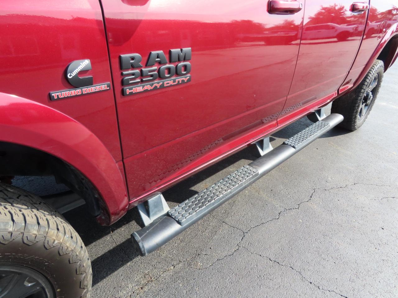 RAM 2500 Big Horn 4x4 Crew Cab 6'4" Box 2017