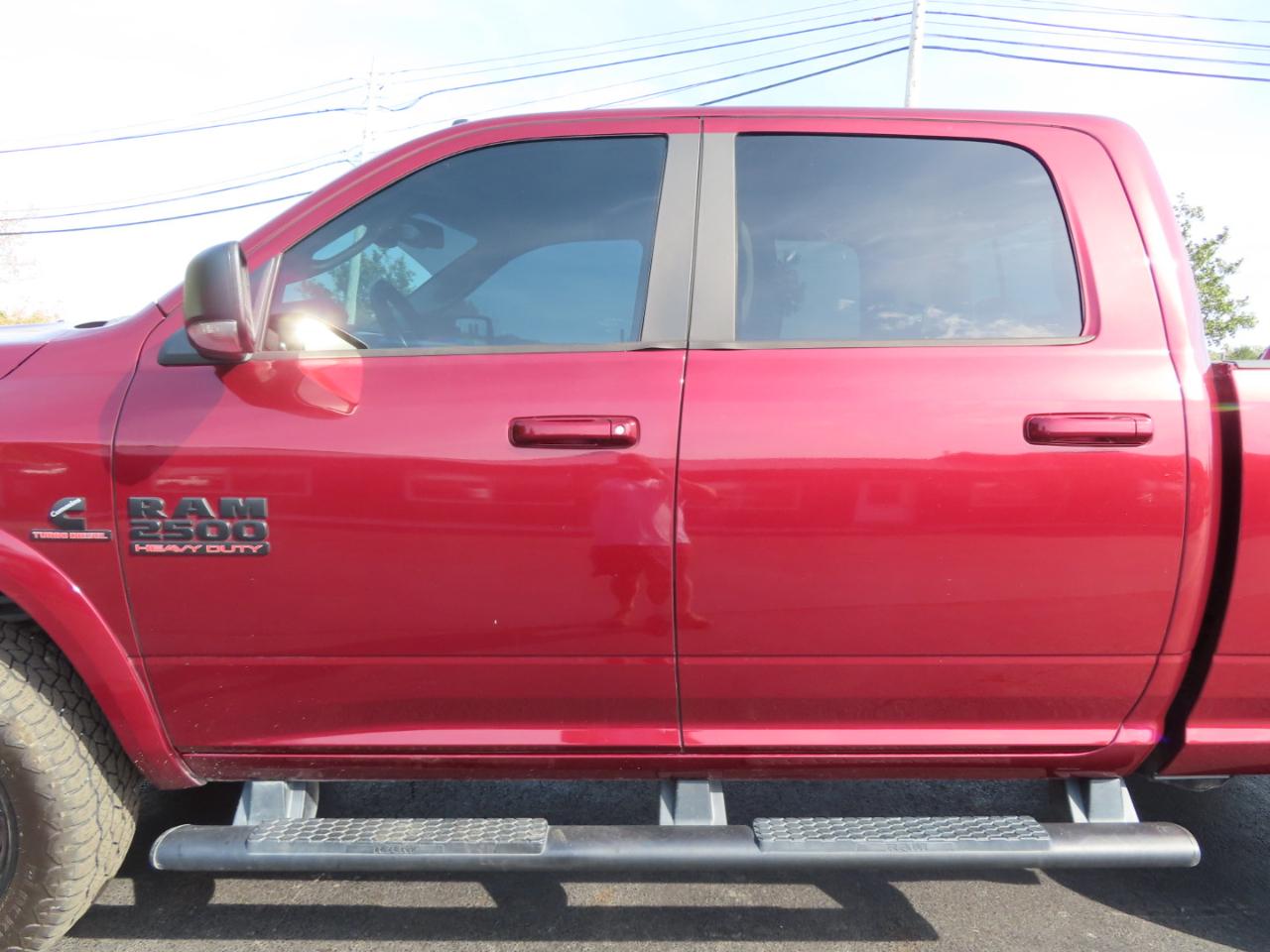 RAM 2500 Big Horn 4x4 Crew Cab 6'4" Box 2017