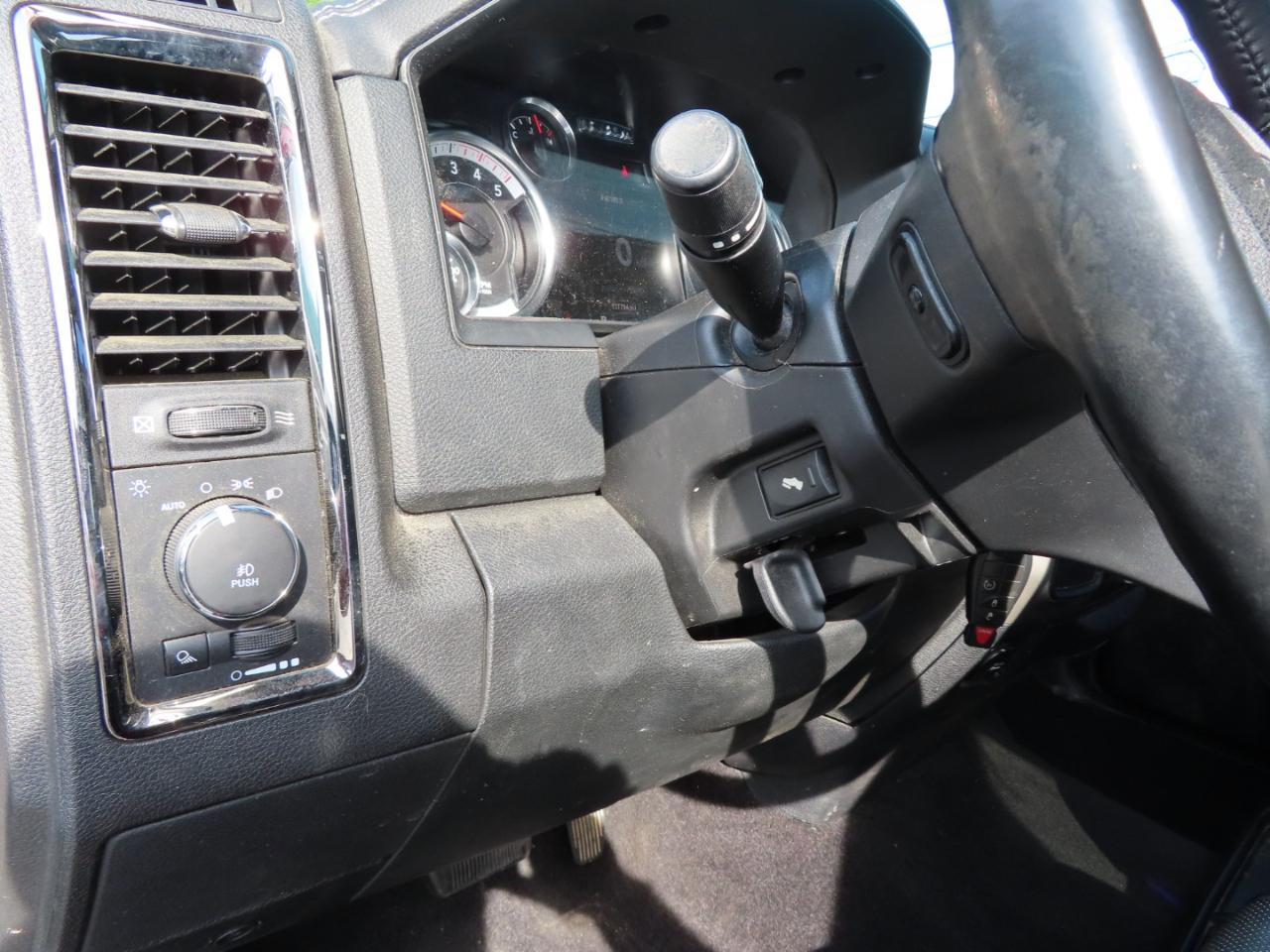 RAM 2500 Big Horn 4x4 Crew Cab 6'4" Box 2017
