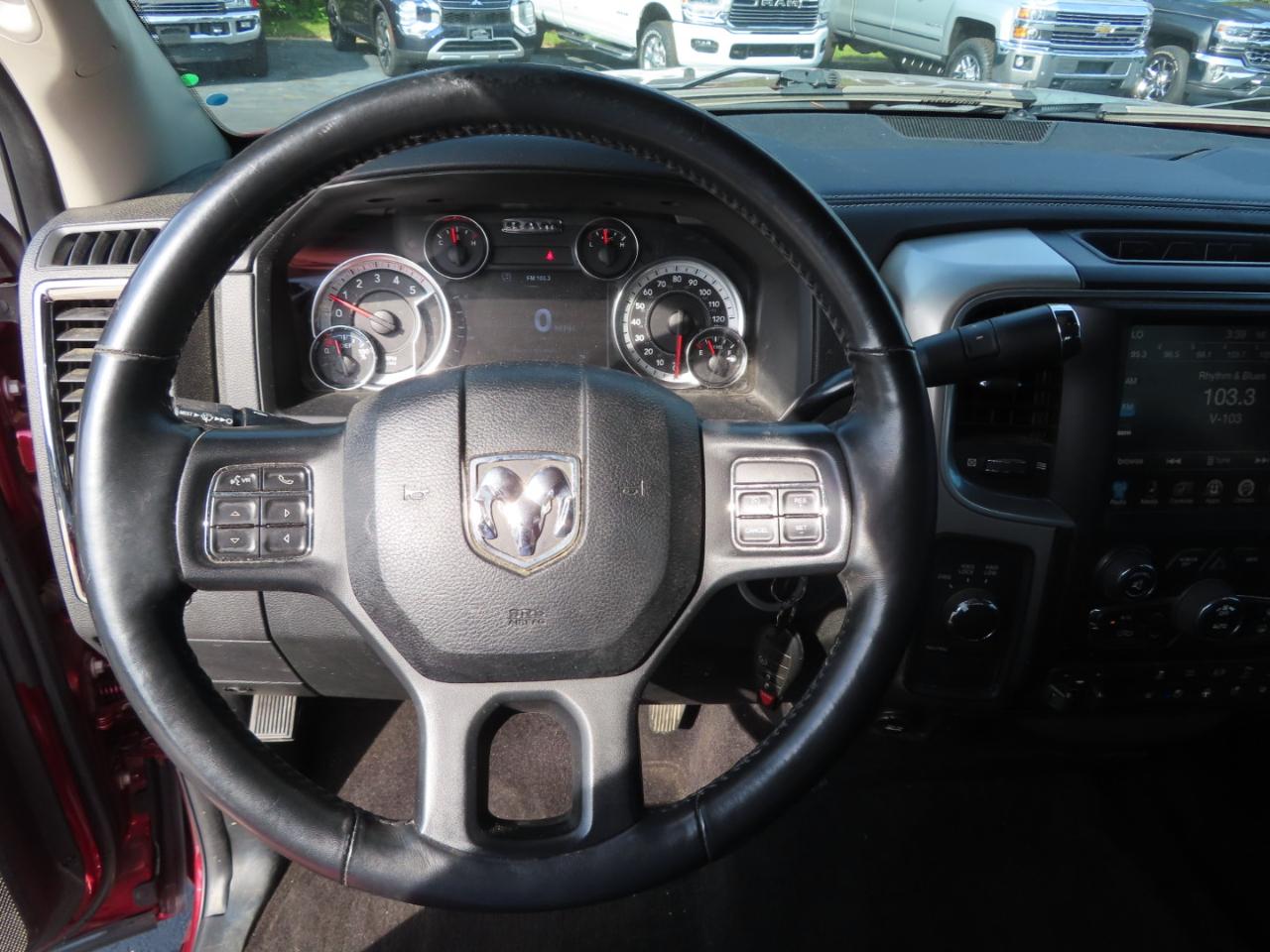 RAM 2500 Big Horn 4x4 Crew Cab 6'4" Box 2017
