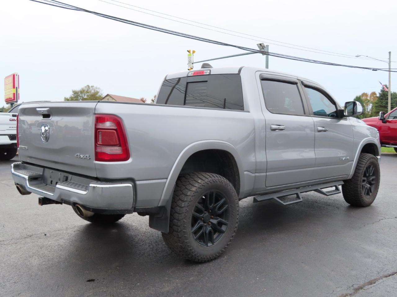 RAM 1500 Laramie 4x4 Crew Cab 5'7" Box 2019