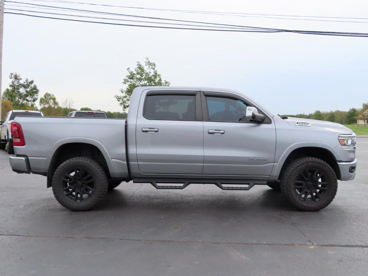 RAM 1500 Laramie 4x4 Crew Cab 5'7" Box 2019
