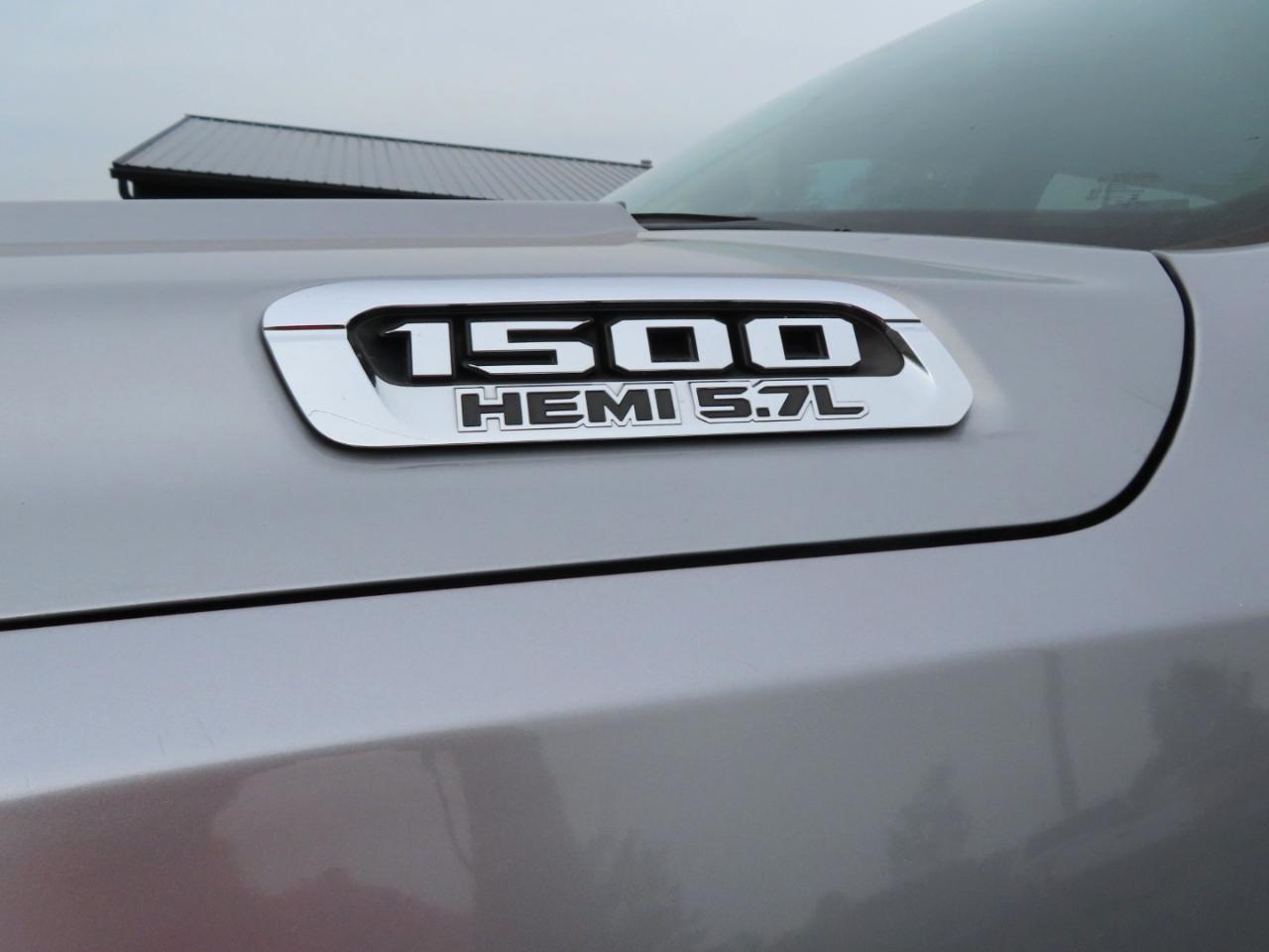 RAM 1500 Laramie 4x4 Crew Cab 5'7" Box 2019