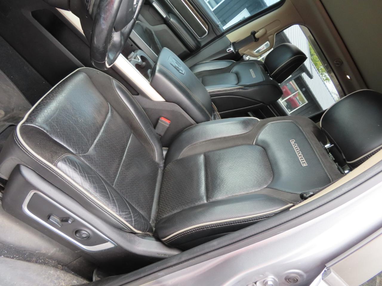 RAM 1500 Laramie 4x4 Crew Cab 5'7" Box 2019