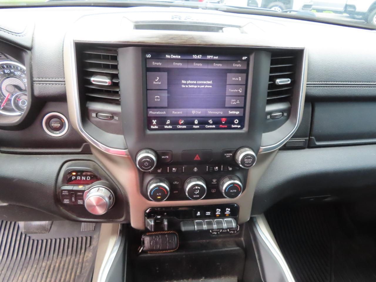 RAM 1500 Laramie 4x4 Crew Cab 5'7" Box 2019