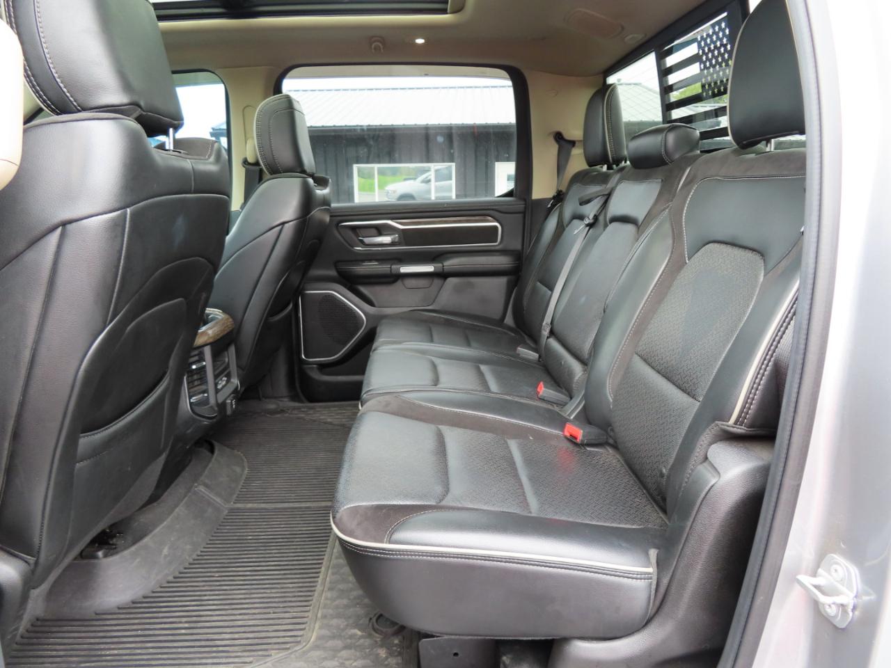 RAM 1500 Laramie 4x4 Crew Cab 5'7" Box 2019