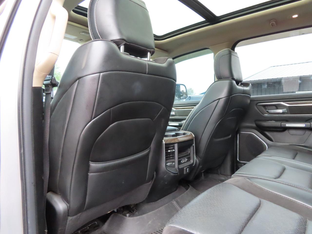 RAM 1500 Laramie 4x4 Crew Cab 5'7" Box 2019