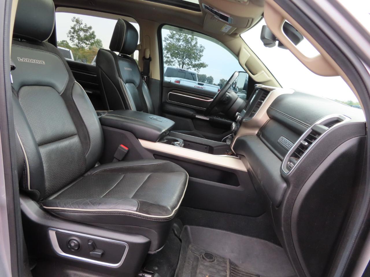 RAM 1500 Laramie 4x4 Crew Cab 5'7" Box 2019