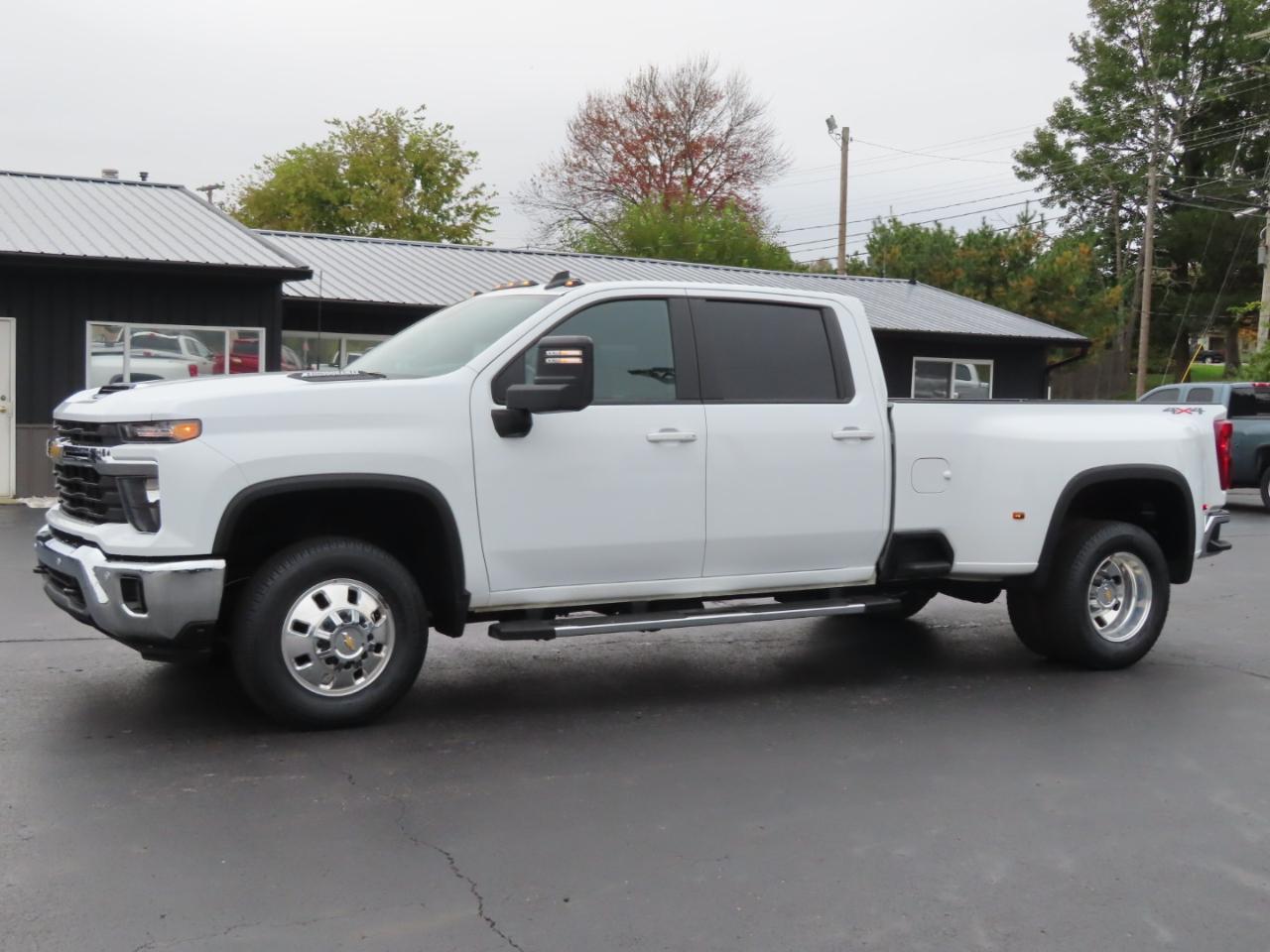 Chevrolet Silverado 3500HD 4WD Crew Cab 172" LT 2025