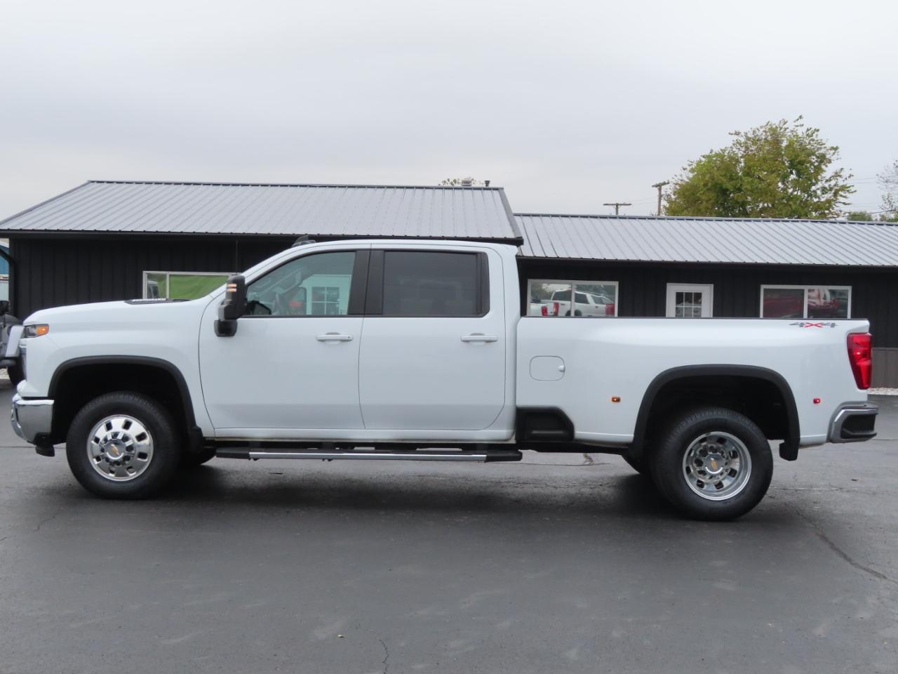 Chevrolet Silverado 3500HD 4WD Crew Cab 172" LT 2025