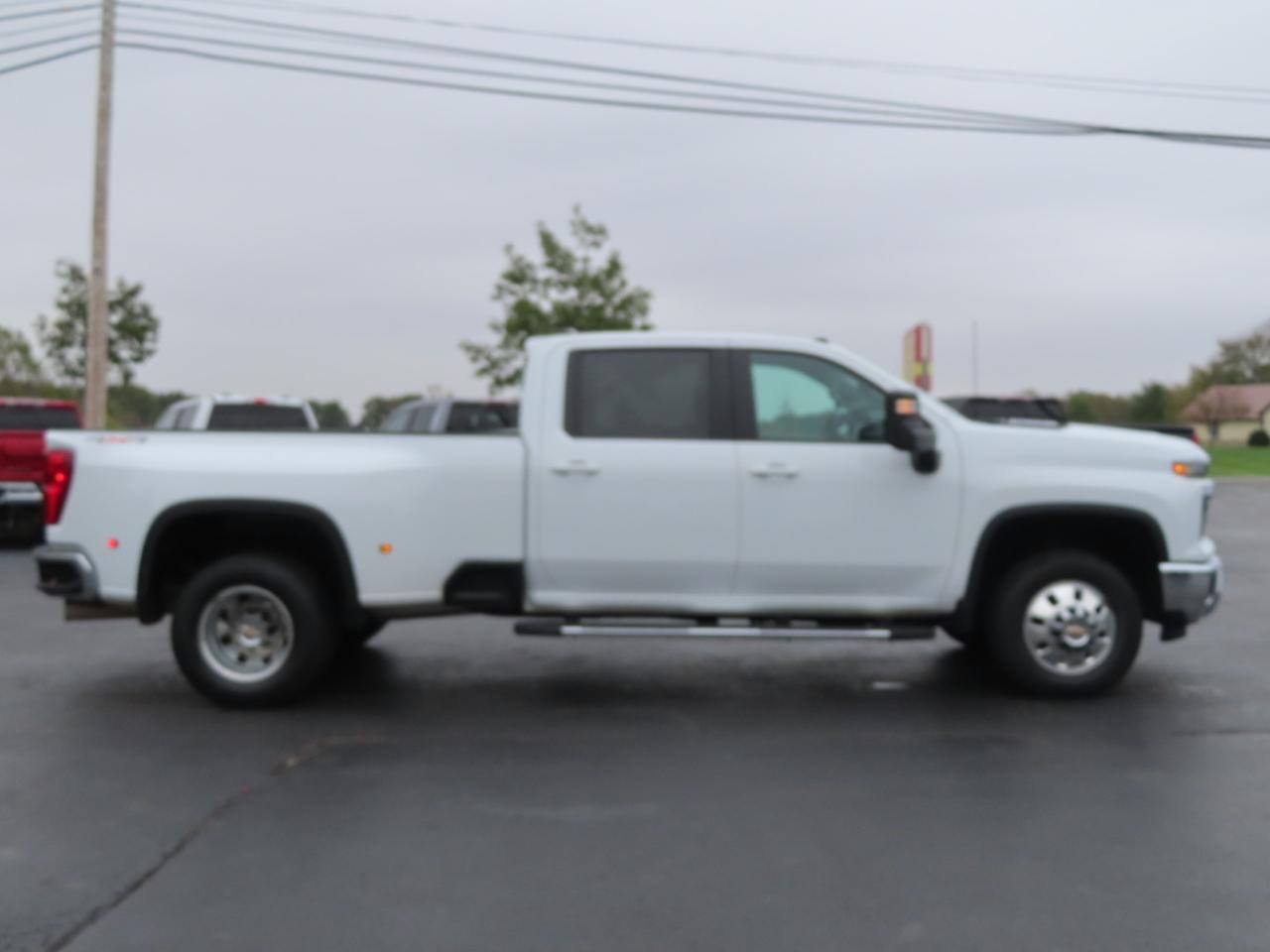 Chevrolet Silverado 3500HD 4WD Crew Cab 172" LT 2025