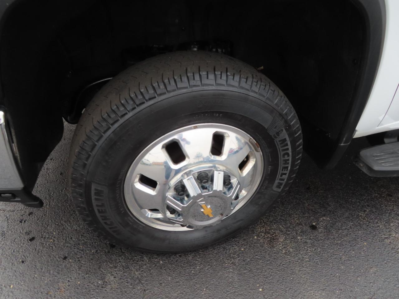 Chevrolet Silverado 3500HD 4WD Crew Cab 172" LT 2025