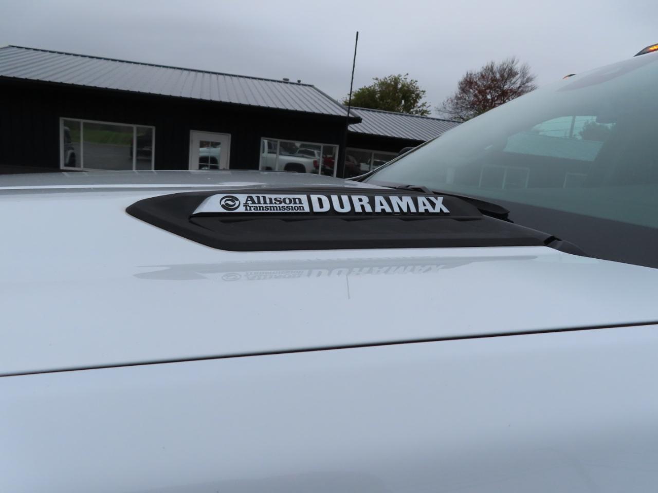 Chevrolet Silverado 3500HD 4WD Crew Cab 172" LT 2025
