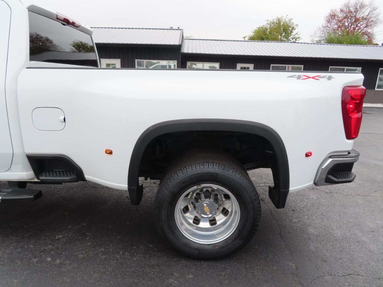Chevrolet Silverado 3500HD 4WD Crew Cab 172" LT 2025