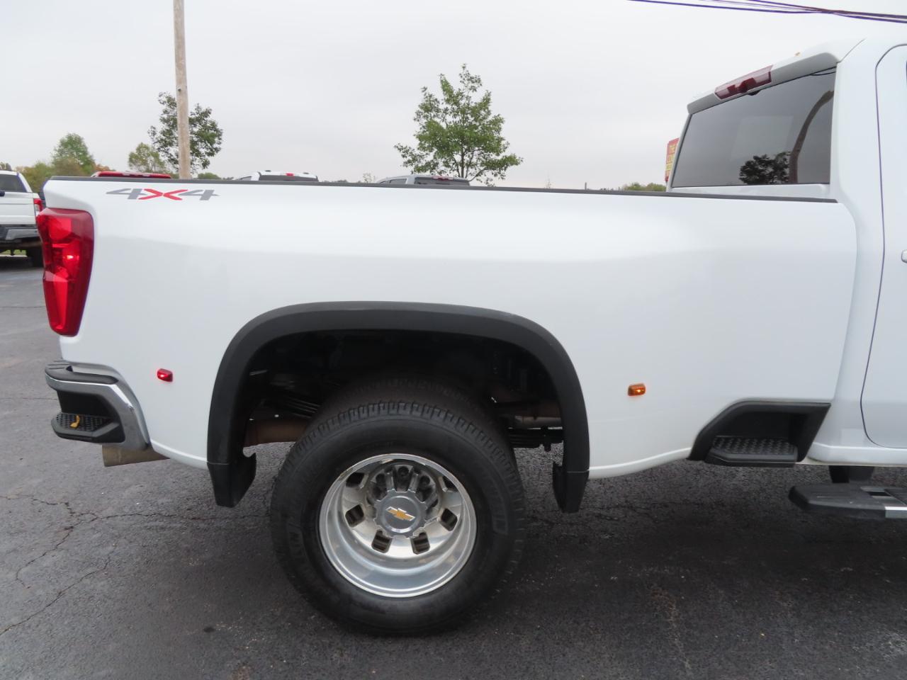Chevrolet Silverado 3500HD 4WD Crew Cab 172" LT 2025