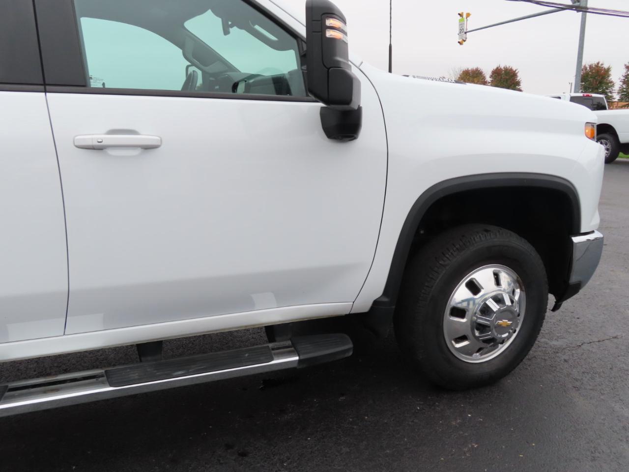 Chevrolet Silverado 3500HD 4WD Crew Cab 172" LT 2025