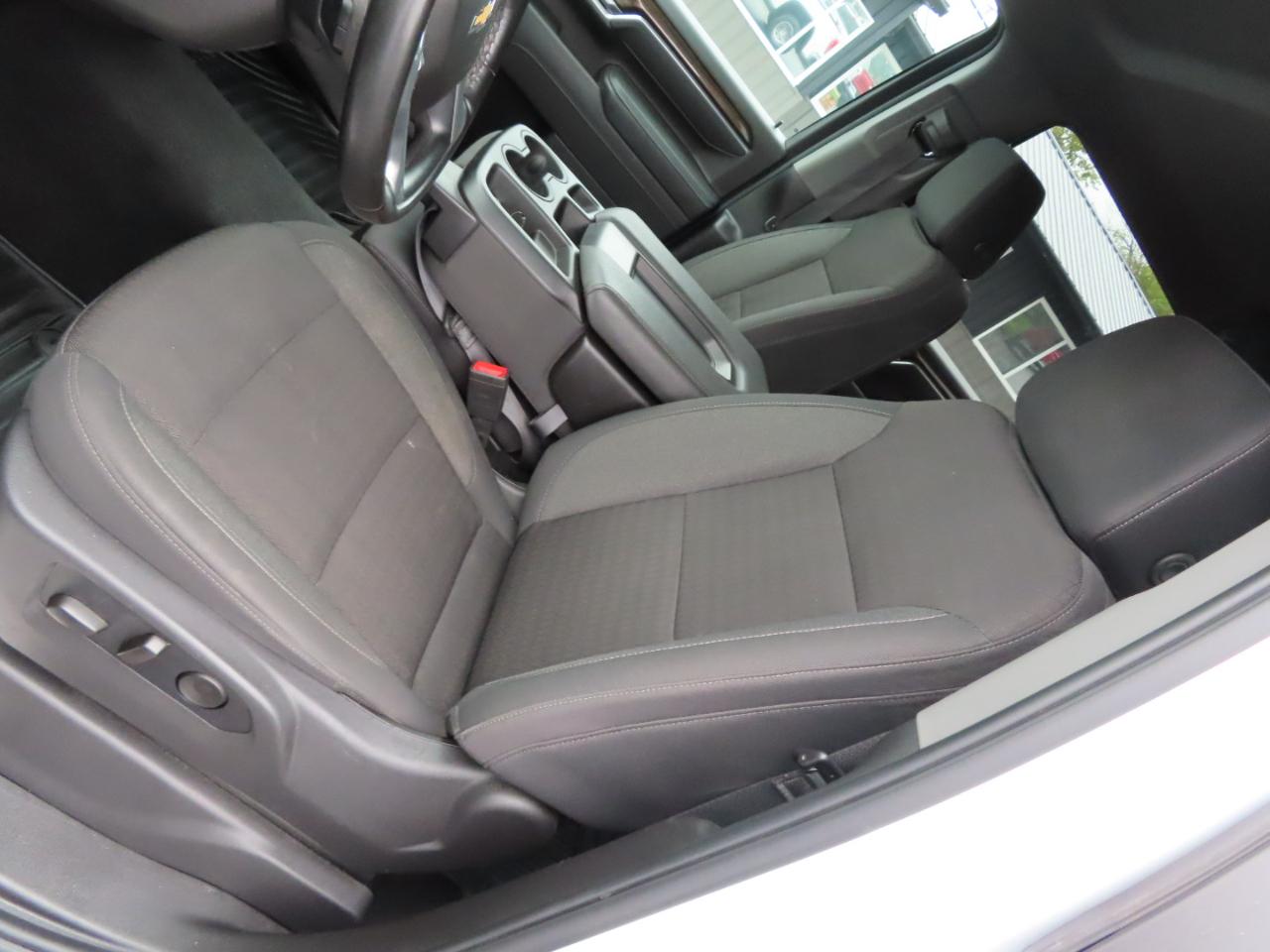 Chevrolet Silverado 3500HD 4WD Crew Cab 172" LT 2025