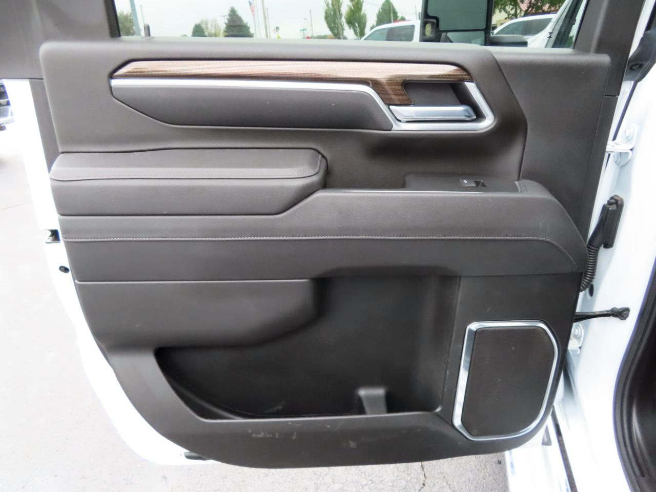 Chevrolet Silverado 3500HD 4WD Crew Cab 172" LT 2025