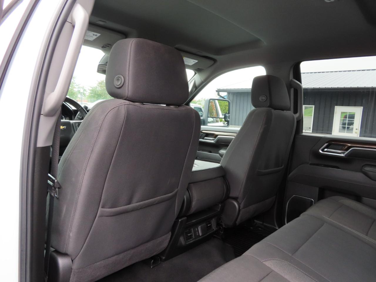 Chevrolet Silverado 3500HD 4WD Crew Cab 172" LT 2025