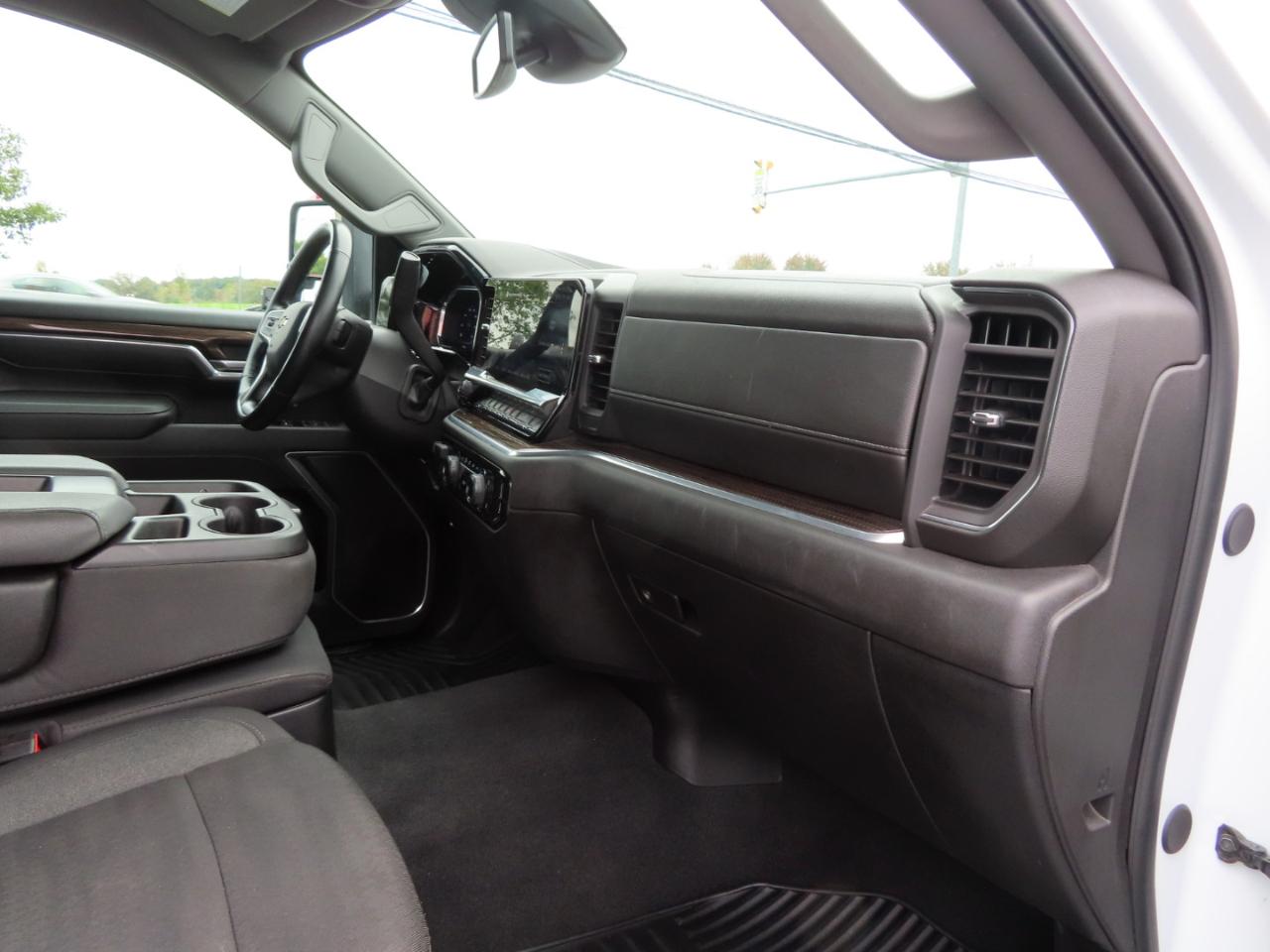 Chevrolet Silverado 3500HD 4WD Crew Cab 172" LT 2025