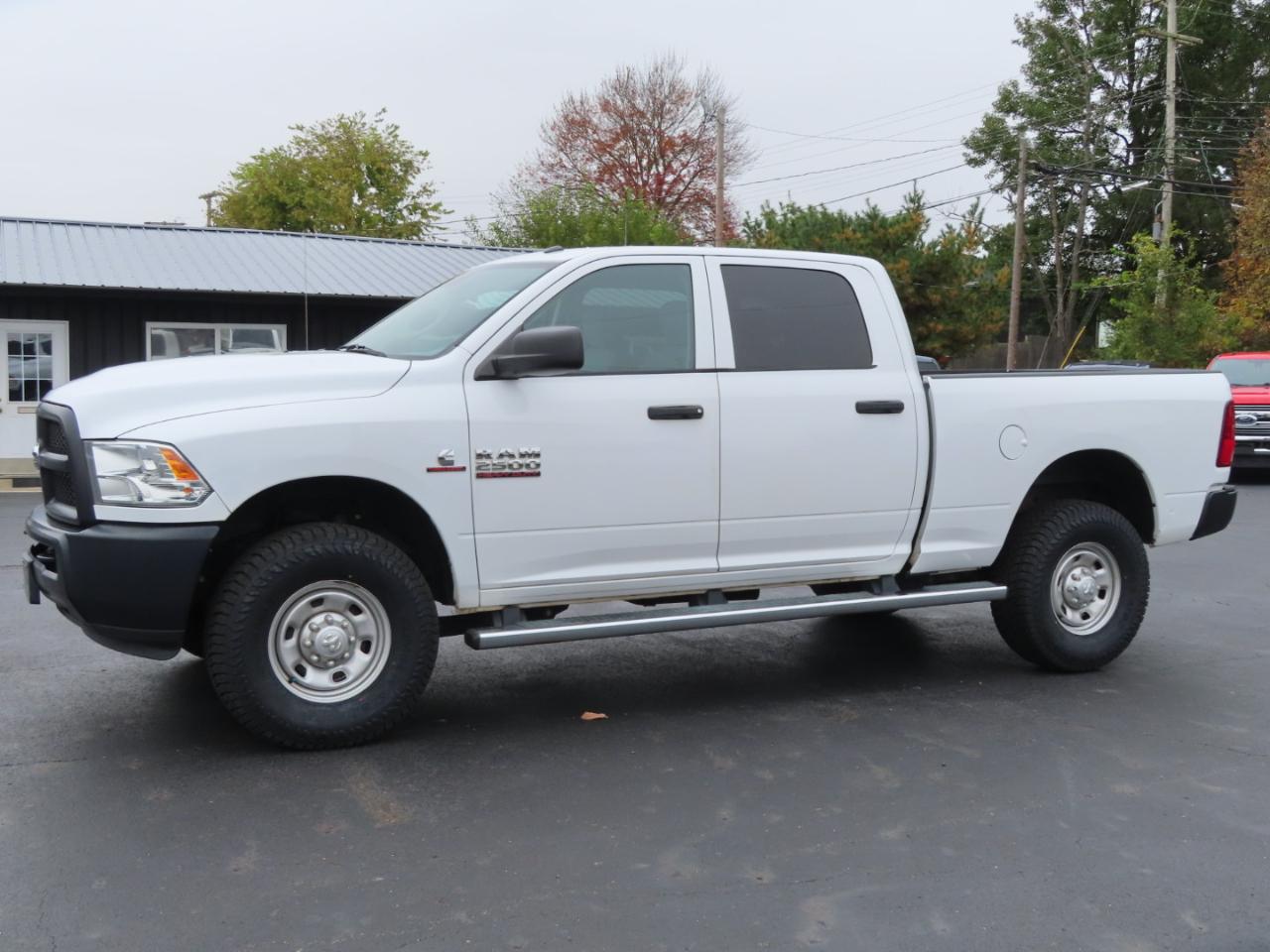 RAM 2500 Tradesman 4x4 Crew Cab 6'4" Box 2018
