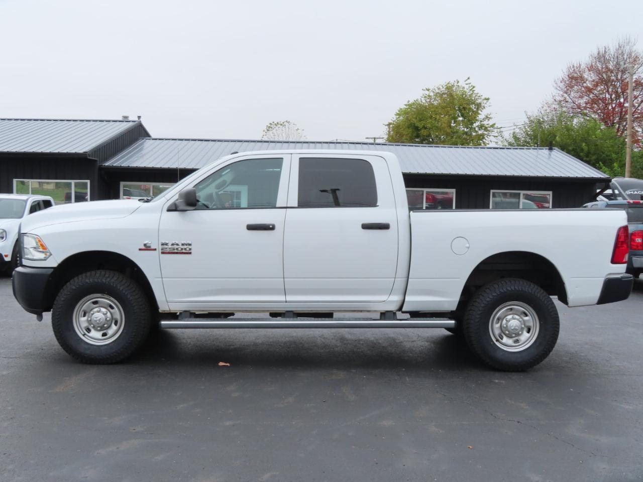 RAM 2500 Tradesman 4x4 Crew Cab 6'4" Box 2018