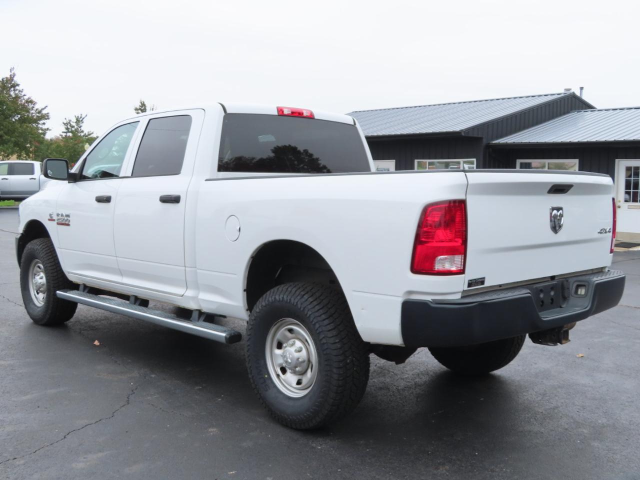 RAM 2500 Tradesman 4x4 Crew Cab 6'4" Box 2018