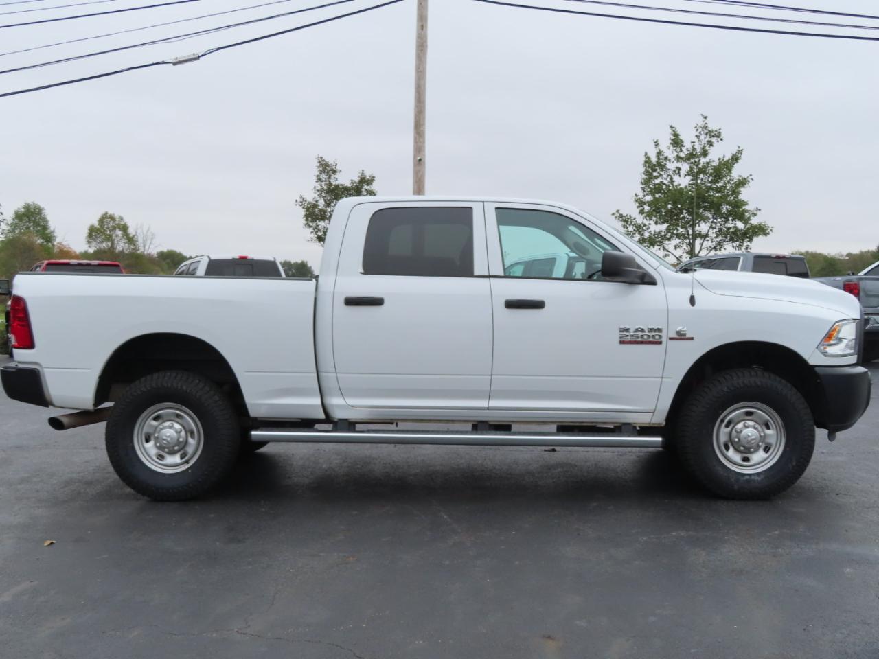 RAM 2500 Tradesman 4x4 Crew Cab 6'4" Box 2018