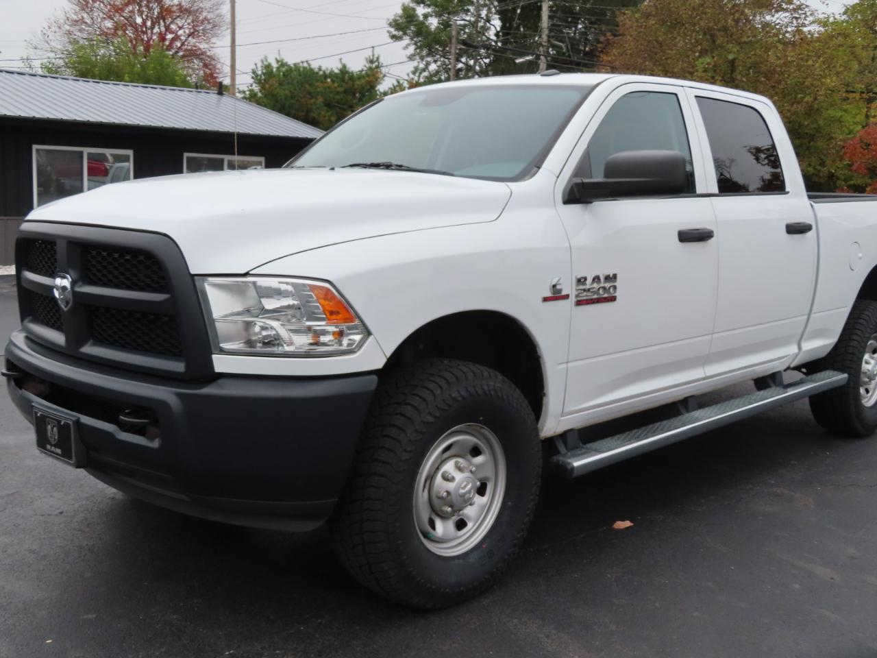 RAM 2500 Tradesman 4x4 Crew Cab 6'4" Box 2018