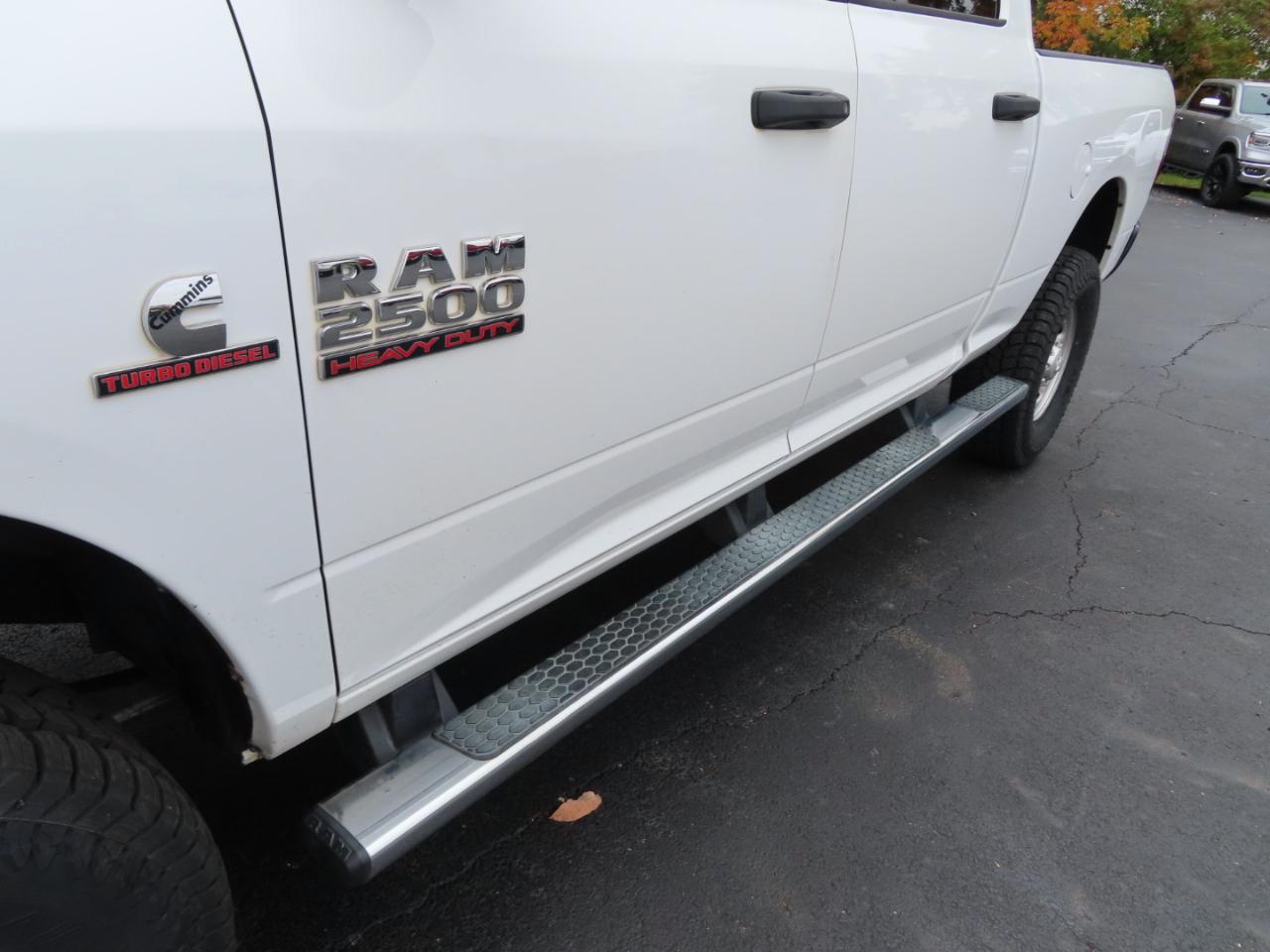 RAM 2500 Tradesman 4x4 Crew Cab 6'4" Box 2018