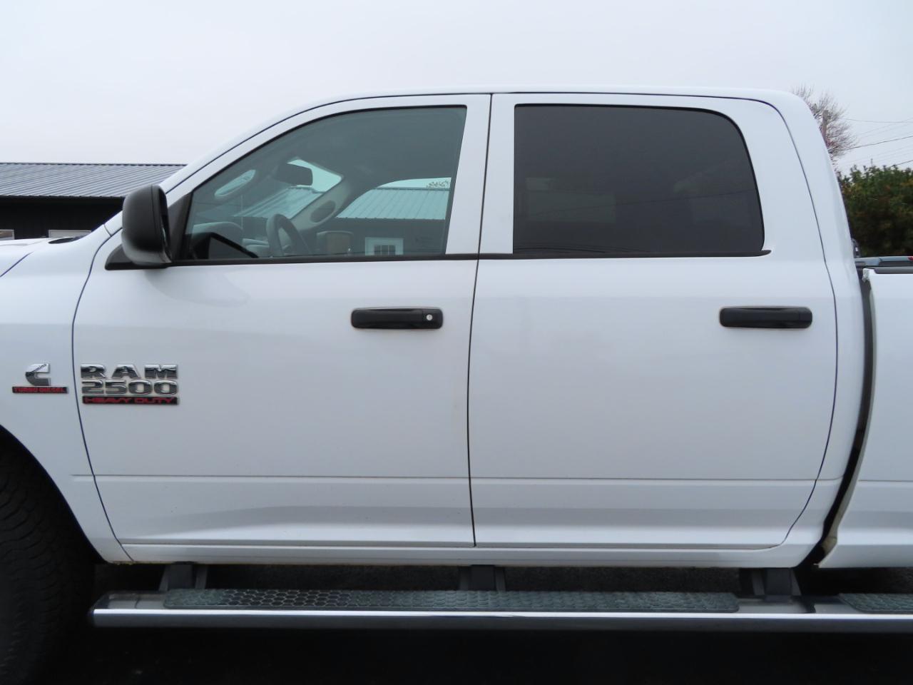 RAM 2500 Tradesman 4x4 Crew Cab 6'4" Box 2018