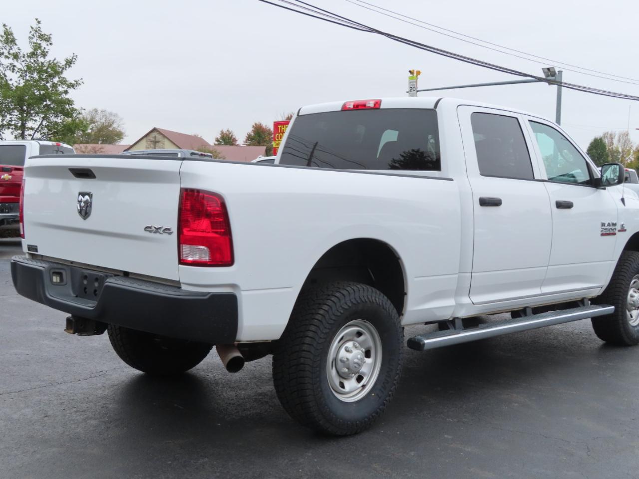 RAM 2500 Tradesman 4x4 Crew Cab 6'4" Box 2018
