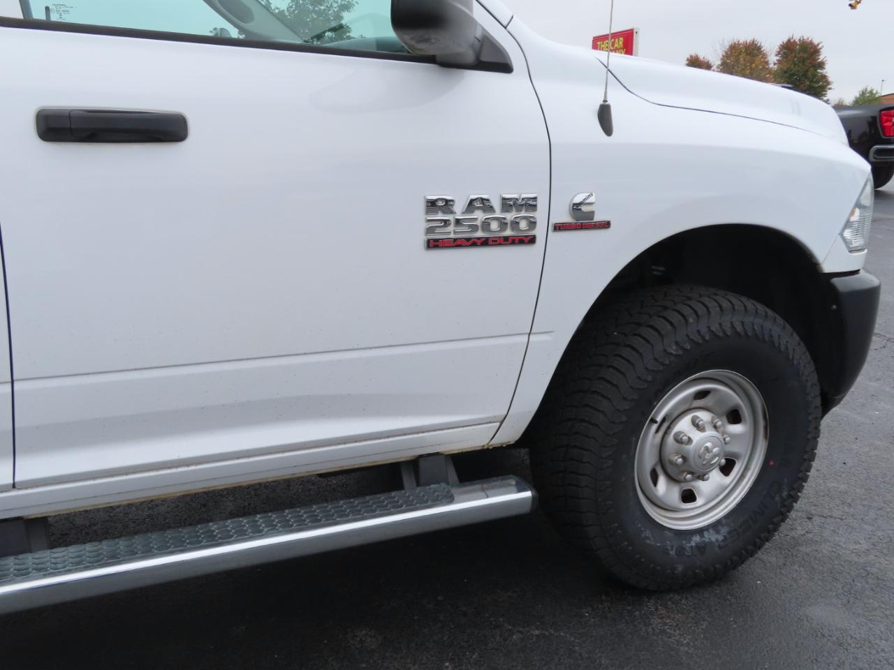 RAM 2500 Tradesman 4x4 Crew Cab 6'4" Box 2018