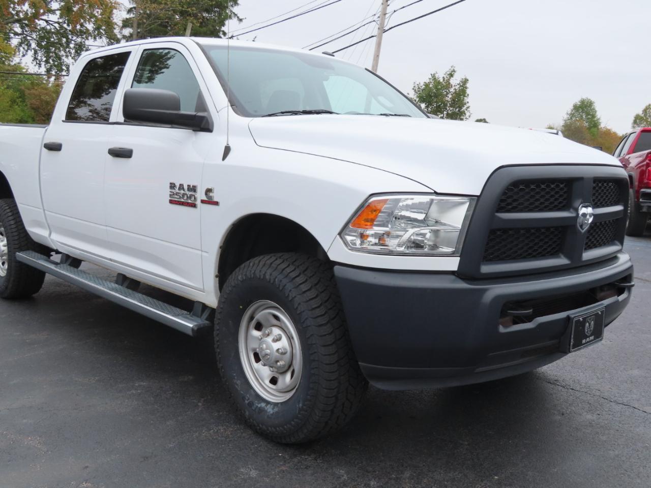 RAM 2500 Tradesman 4x4 Crew Cab 6'4" Box 2018