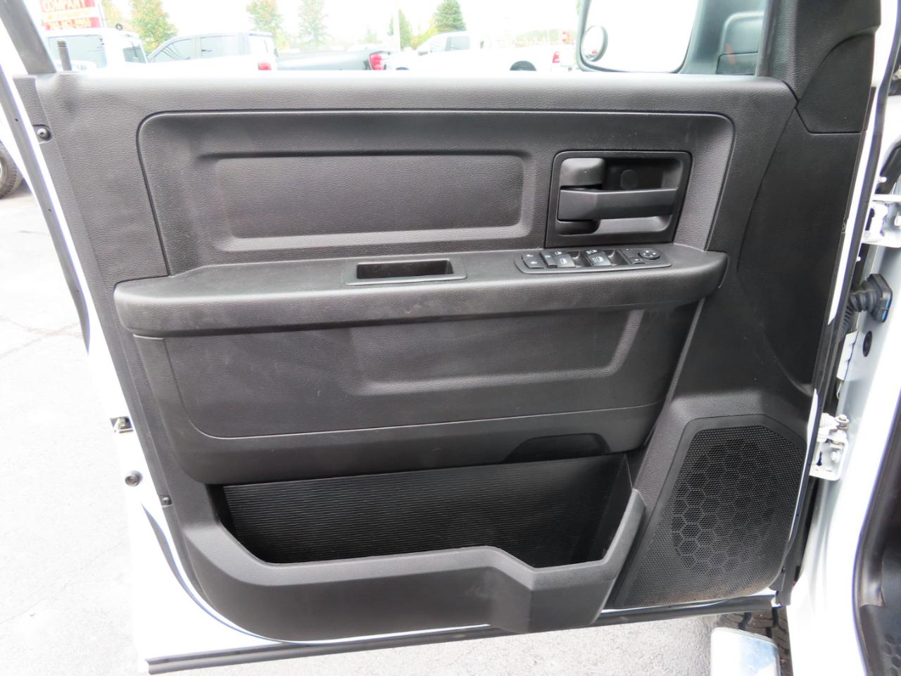 RAM 2500 Tradesman 4x4 Crew Cab 6'4" Box 2018